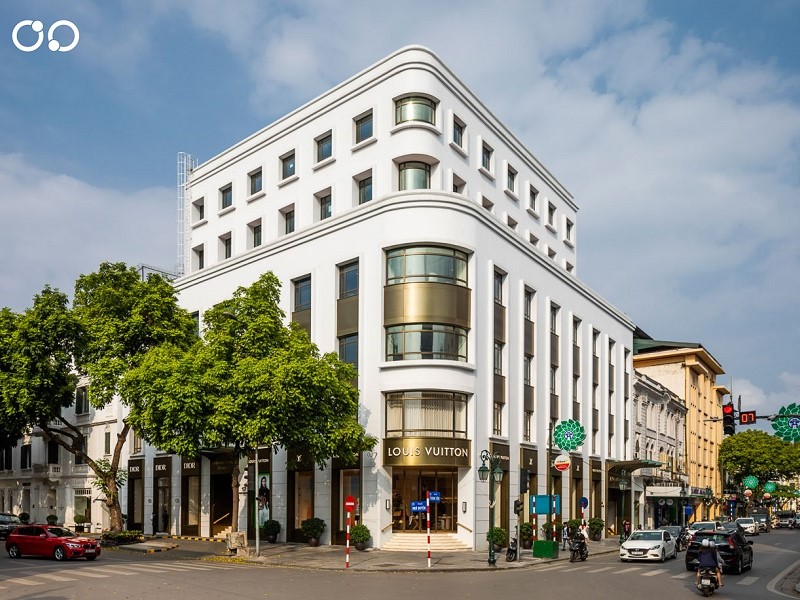 Trang Tien Plaza luxuary department store Louis Vuitton Hanoi Vietnam Stock Photo Alamy #18 Trang Tien Plaza luxuary department store Louis Vuitton Hanoi Vietnam Stock Photo Alamy